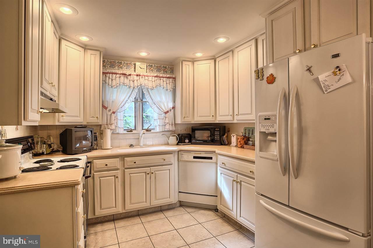 41 Golf View Road Camp Hill, PA 17011 - Photo 6 of 24 Gallery Image 6