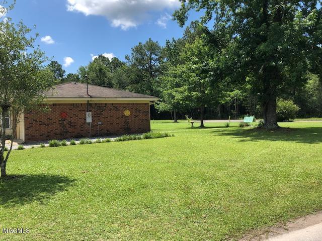 7704 Tapp Road Ocean Springs, MS 39564 - Photo 3 of 11 IMG_1102