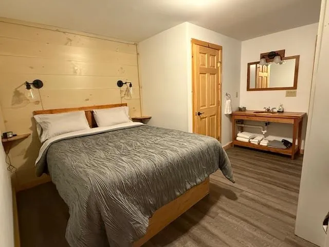 $875,000 | 136 Vermont Rte 100, West Dover, VT 05356