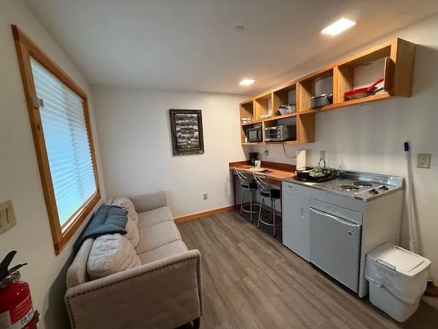 $875,000 | 136 Vermont Rte 100, West Dover, VT 05356