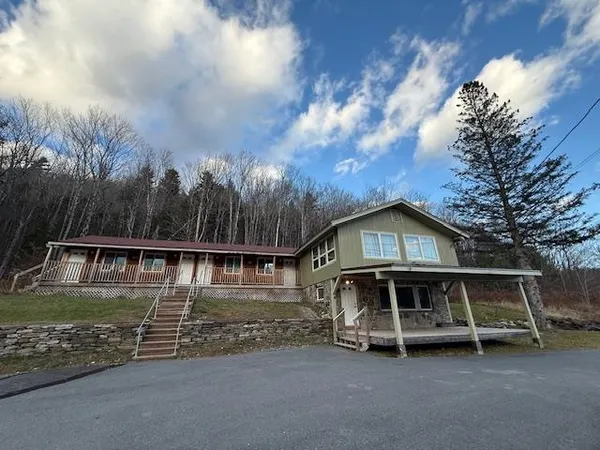 $875,000 | 136 Vermont Rte 100, West Dover, VT 05356