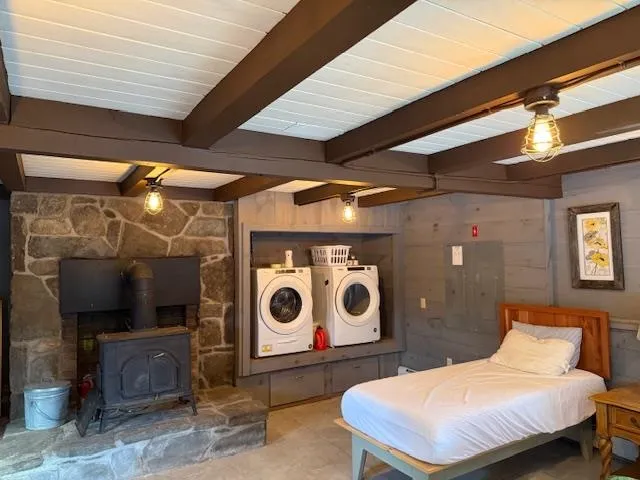 $875,000 | 136 Vermont Rte 100, West Dover, VT 05356