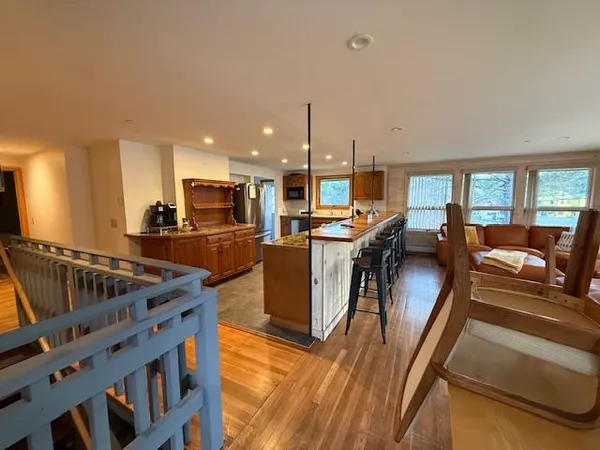 $875,000 | 136 Vermont Rte 100, West Dover, VT 05356