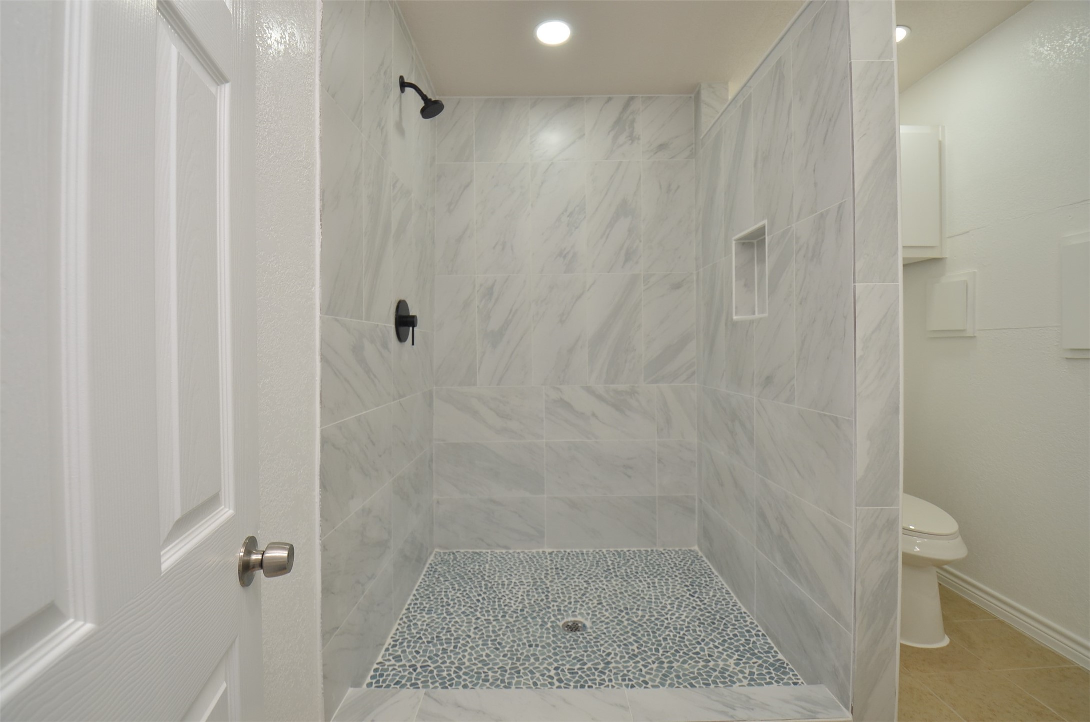 2002 West Airline County Road 55 Rosharon, TX 77583 - Photo 22 of 23 a bathroom with a shower