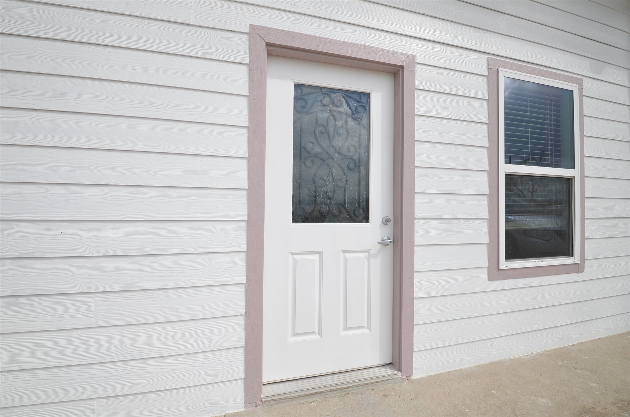 2002 West Airline County Road 55 Rosharon, TX 77583 - Photo 5 of 23 a view of front door
