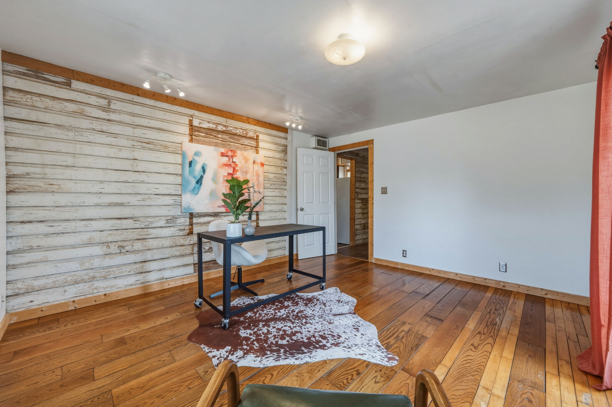 4806 Santa Anna Street Austin, TX 78721 - Photo 27 of 35 a view of a workspace with furniture