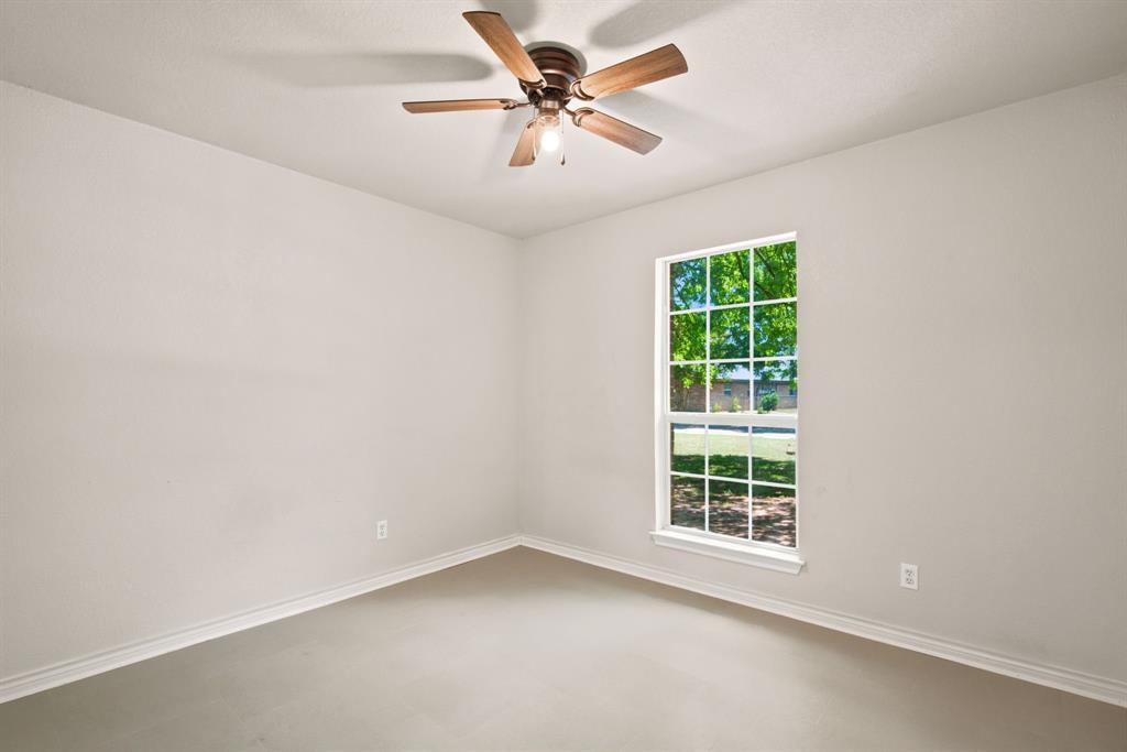 613 North Ave D Springtown, TX 76082 - Photo 32 of 40 Gallery Image 32