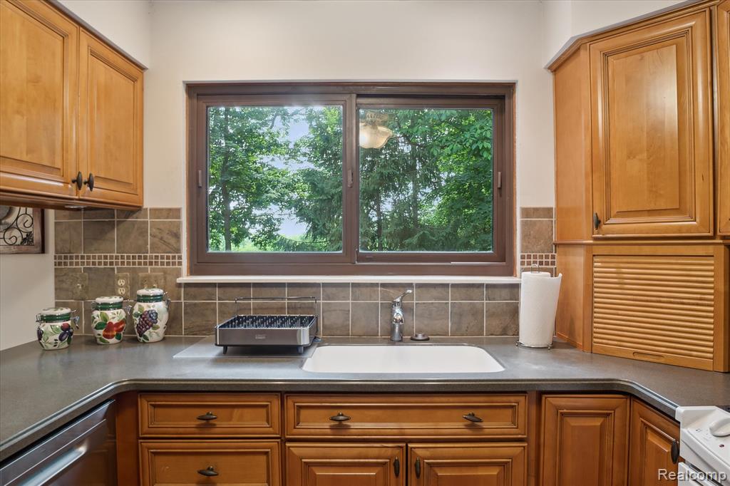 2915 Hillendale Drive Rochester Hills, MI 48309 - Photo 19 of 60