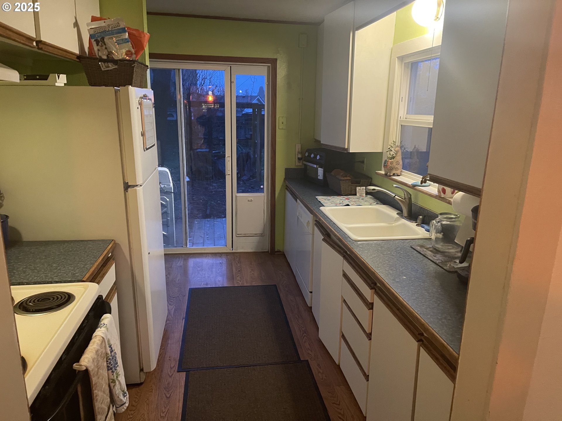 7050 Main Street Springfield, OR 97478 - Photo 5 of 9