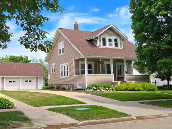 $325,000 | 317 East Linden Drive, Jefferson, WI 53549