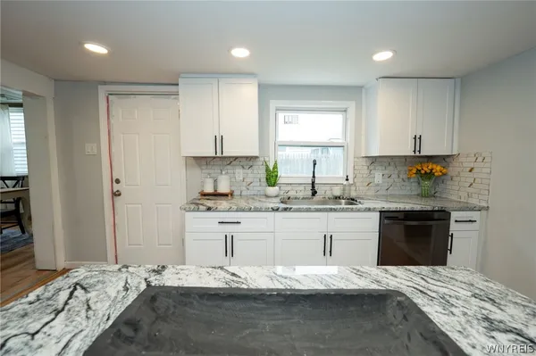 $179,900 | 124 Cable Street, Buffalo, NY 14206