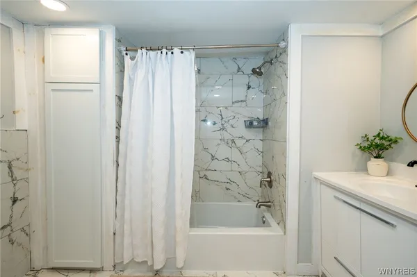 $179,900 | 124 Cable Street, Buffalo, NY 14206