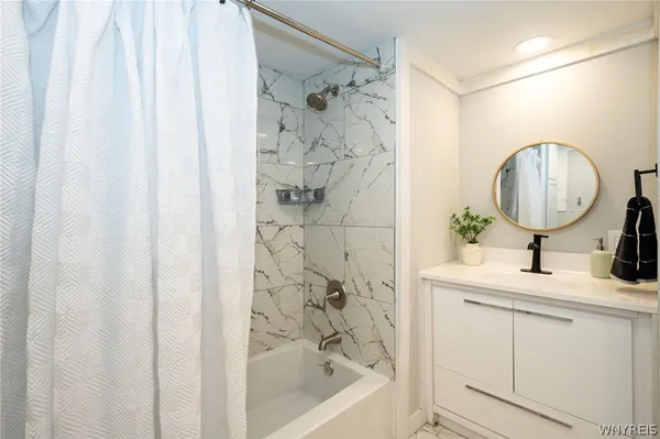 $179,900 | 124 Cable Street, Buffalo, NY 14206