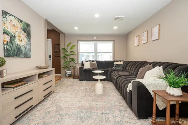 $179,900 | 124 Cable Street, Buffalo, NY 14206