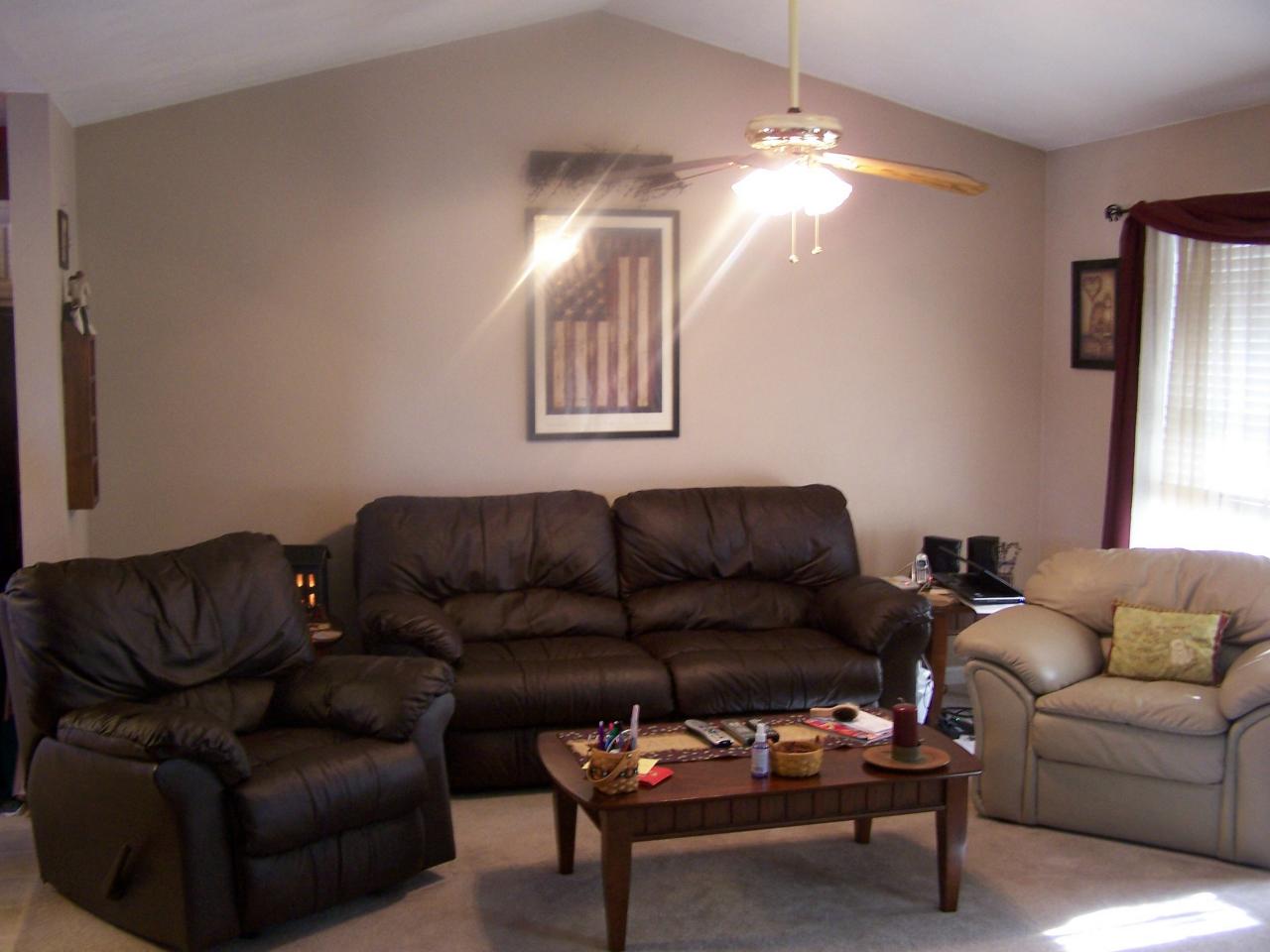 744 Riverland Road Southeast Roanoke, VA 24014 - Photo 2 of 4 Living Room