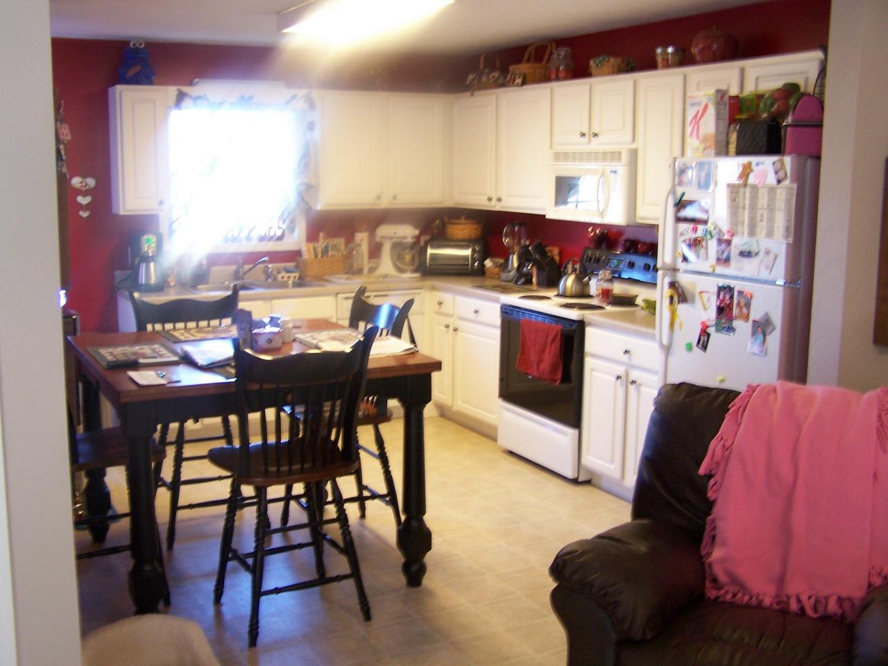744 Riverland Road Southeast Roanoke, VA 24014 - Photo 3 of 4 Kitchen