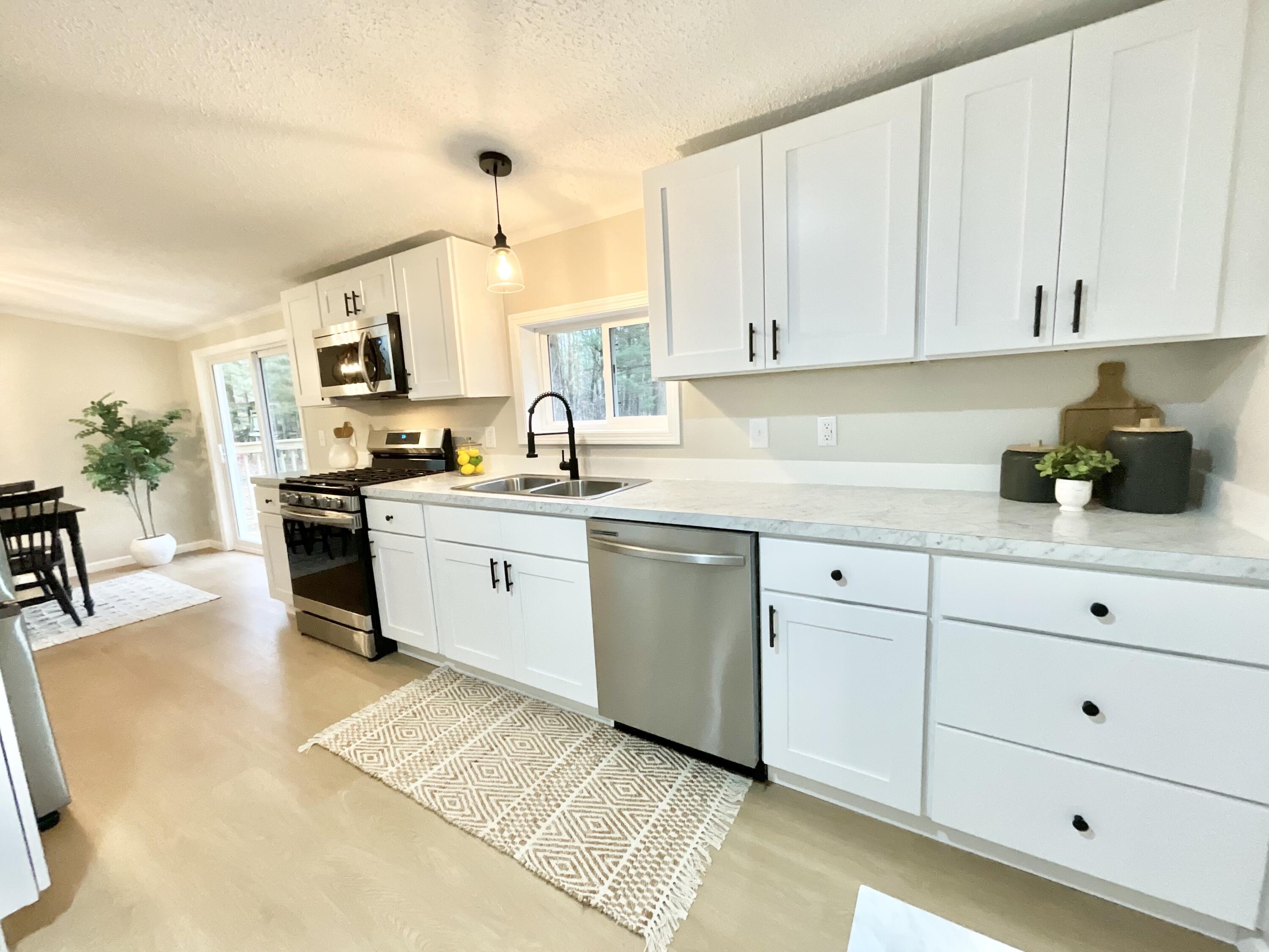 850 East River Road Muskegon, MI 49445 - Photo 7 of 29 Kitchen