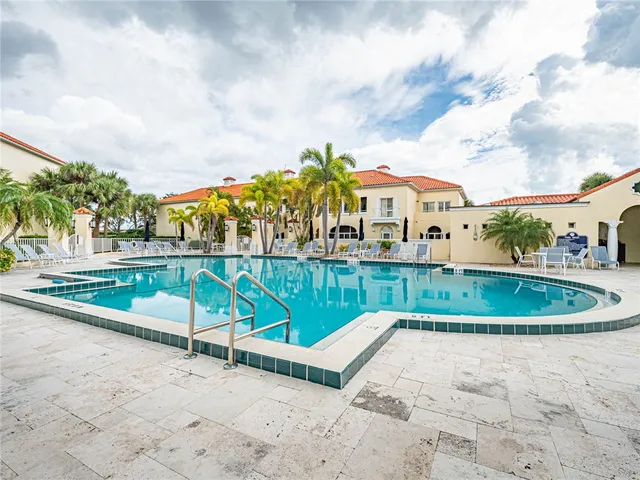 $2,000 | 5060 Harmony Circle, Unit 307, Vero Beach, FL 32967