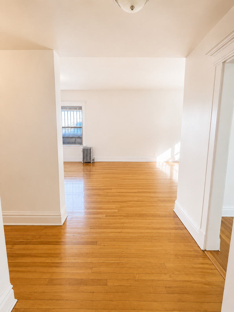 668 West Sheridan Road, Unit 2 Chicago, IL 60613 - Photo 8 of 17 Gallery Image 8