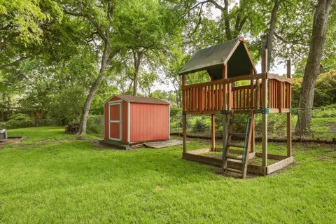 $525,000 | 2320 Chart Drive, Dallas, TX 75228