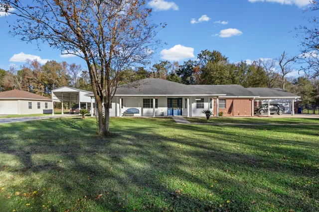 $440,000 | 8592 Creek Road, Orange, TX 77630