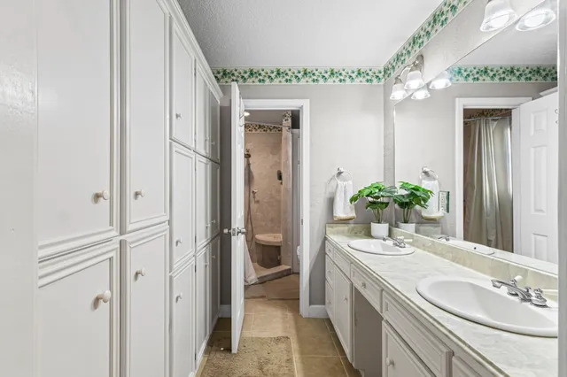 $440,000 | 8592 Creek Road, Orange, TX 77630