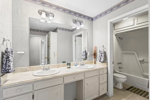 $440,000 | 8592 Creek Road, Orange, TX 77630