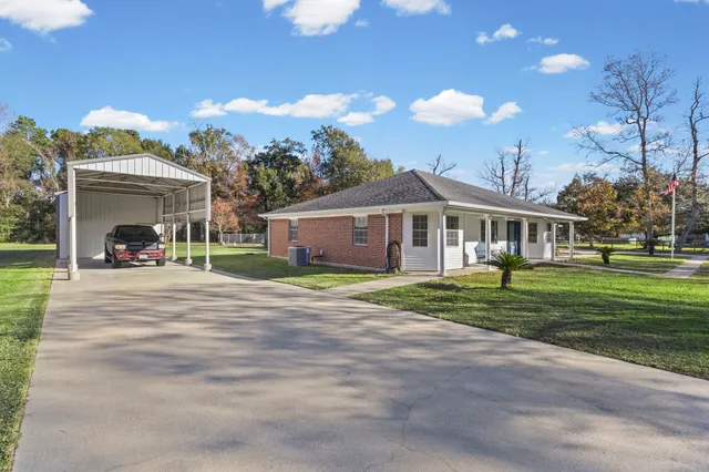 $440,000 | 8592 Creek Road, Orange, TX 77630