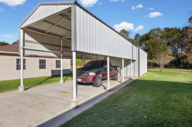 $440,000 | 8592 Creek Road, Orange, TX 77630