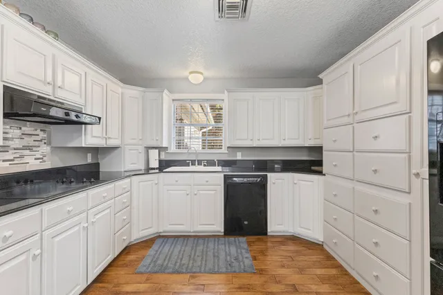 $440,000 | 8592 Creek Road, Orange, TX 77630