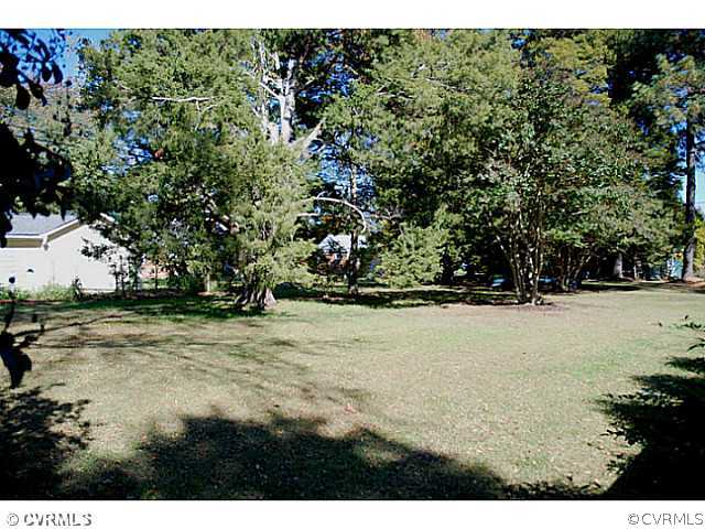 10516 Jason Road North Chesterfield, VA 23235 - Photo 23 of 24 Exterior Back - Level Back Yard, Perfect For Play
