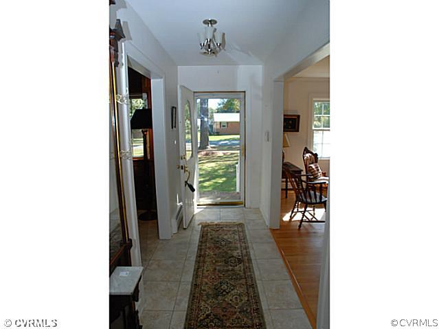 10516 Jason Road North Chesterfield, VA 23235 - Photo 3 of 24 Foyer - Come On In, Take a Look, Then Grab Your Pe