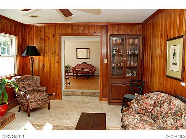 10516 Jason Road North Chesterfield, VA 23235 - Photo 7 of 24 Den/Family/Great Room - This Cozy Family Room Feat