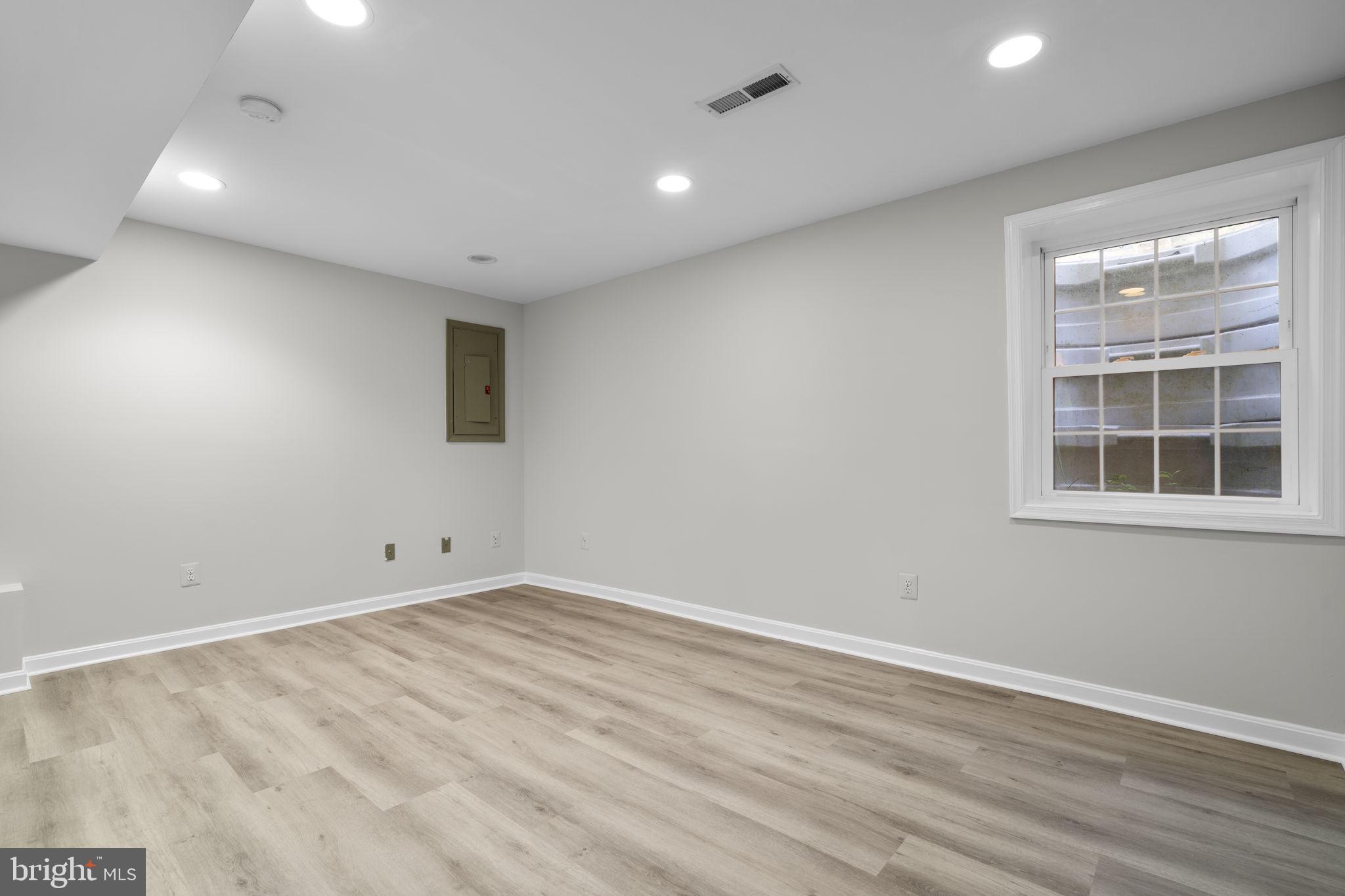 6557 Cypress Point Road Alexandria, VA 22312 - Photo 25 of 30