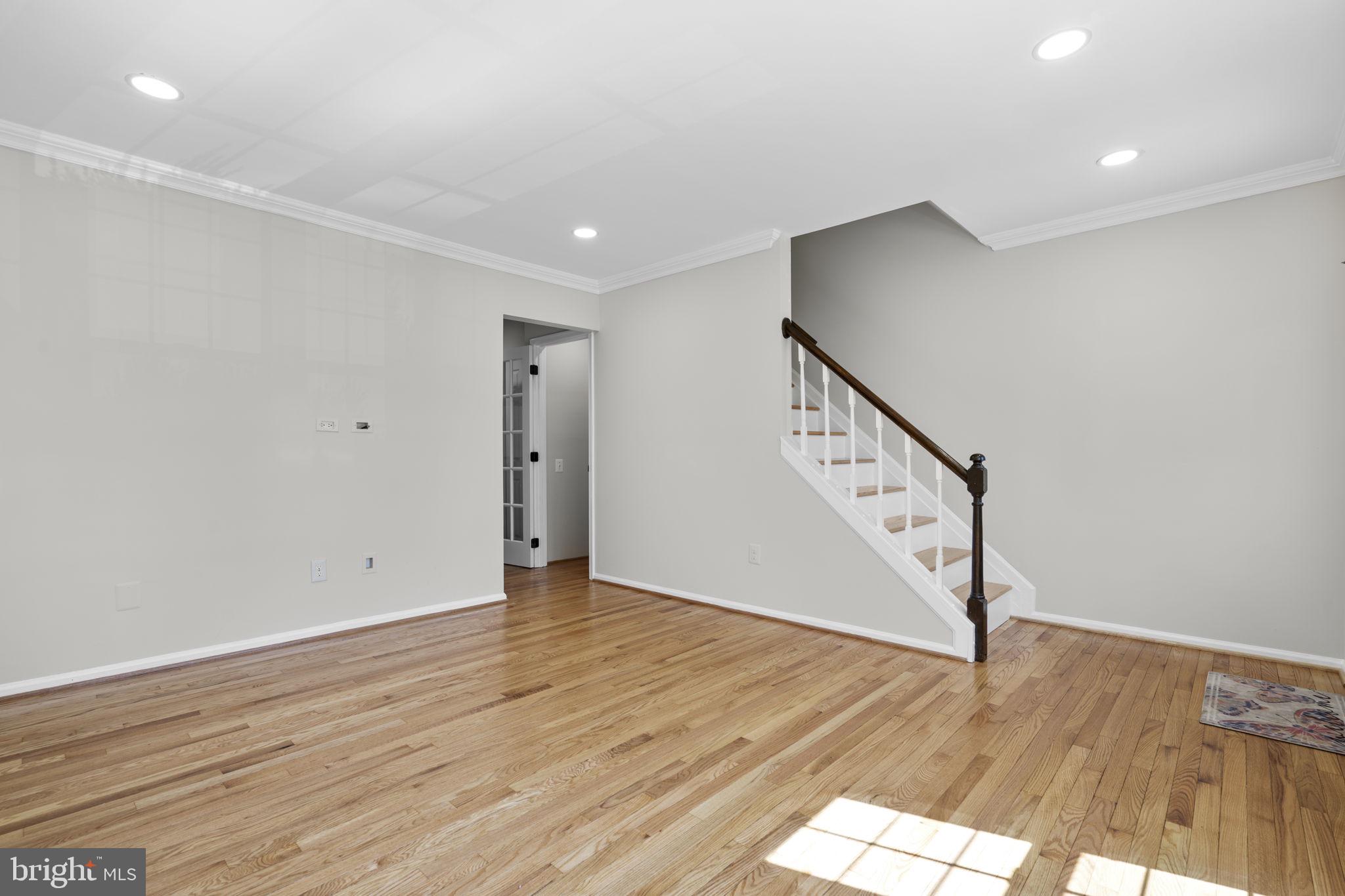 6557 Cypress Point Road Alexandria, VA 22312 - Photo 4 of 30