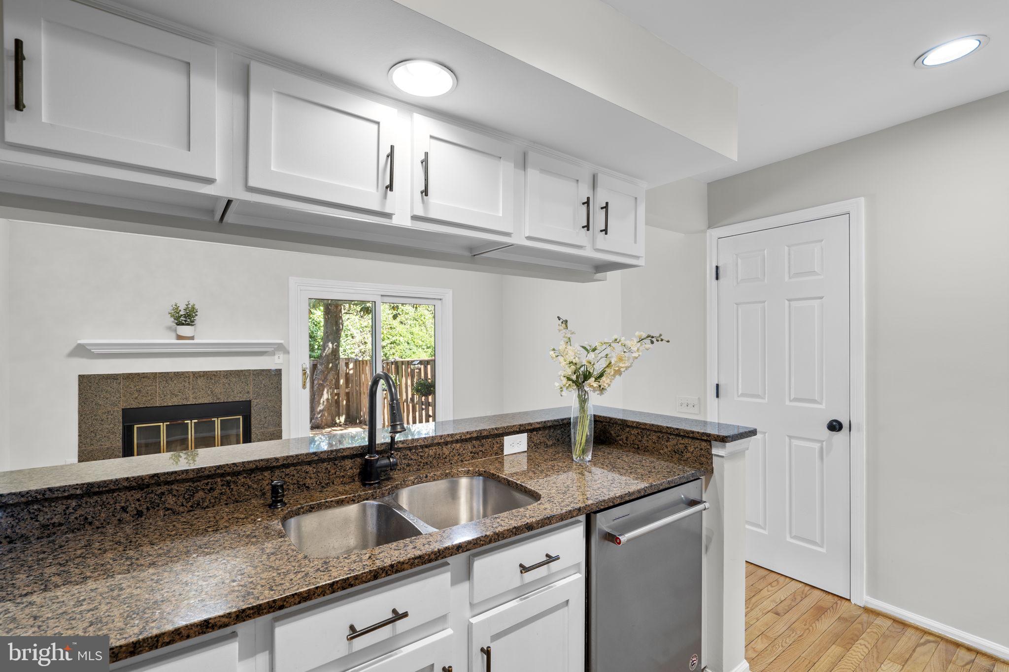 6557 Cypress Point Road Alexandria, VA 22312 - Photo 8 of 30