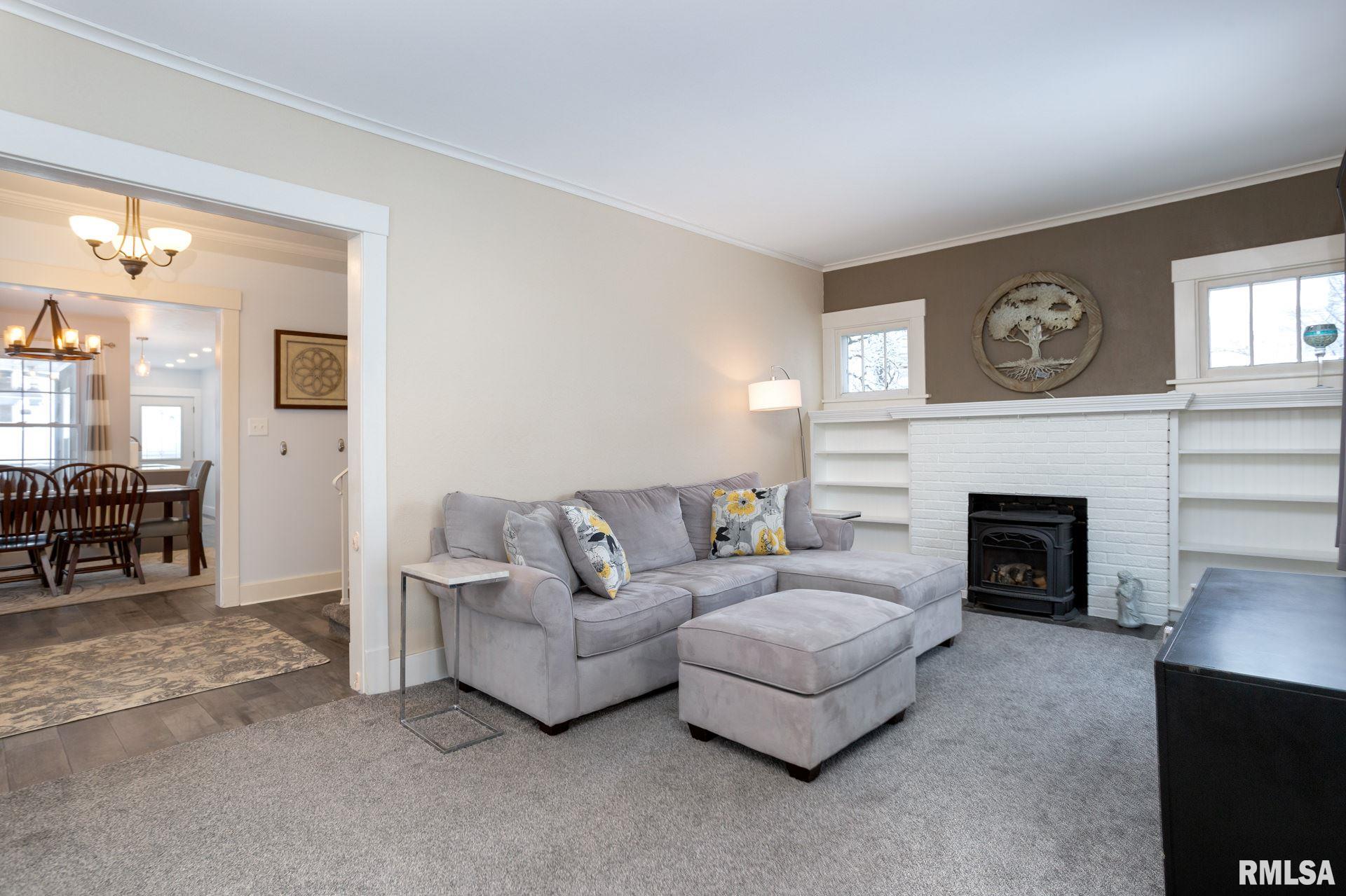 1728 Forest Road Davenport, IA 52803 - Photo 12 of 31 Gallery Image 12