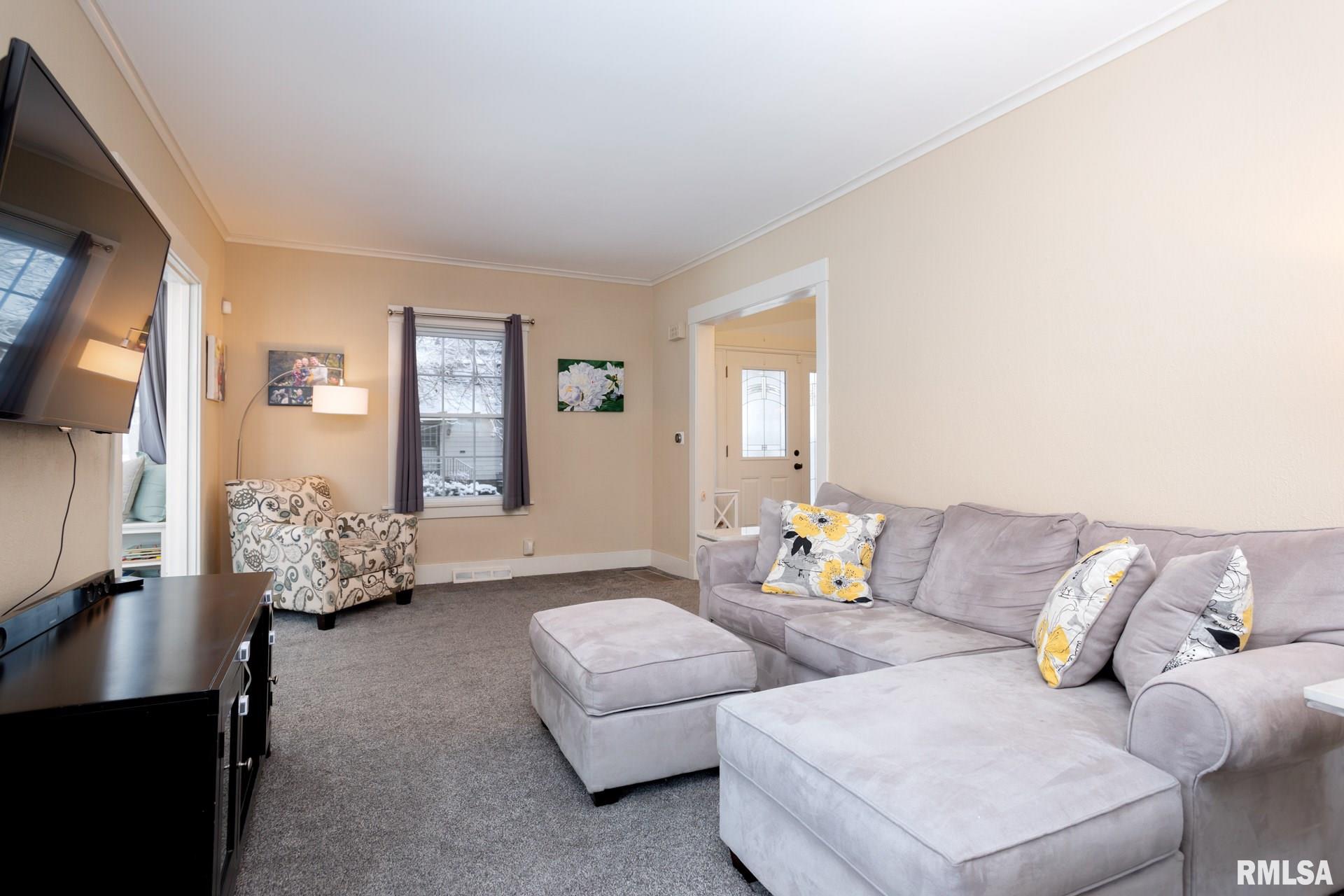 1728 Forest Road Davenport, IA 52803 - Photo 13 of 31 Gallery Image 13