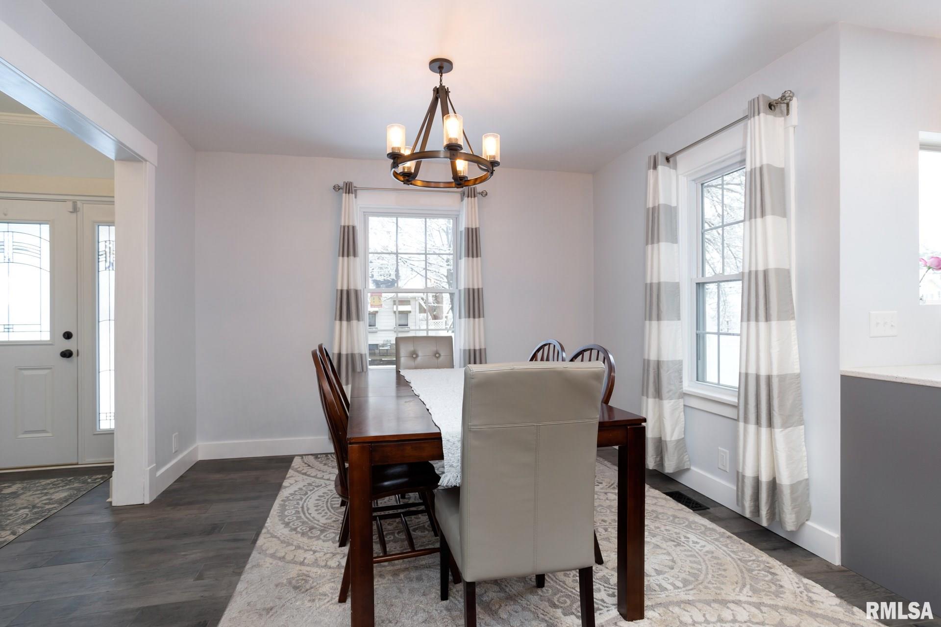 1728 Forest Road Davenport, IA 52803 - Photo 9 of 31 Gallery Image 9