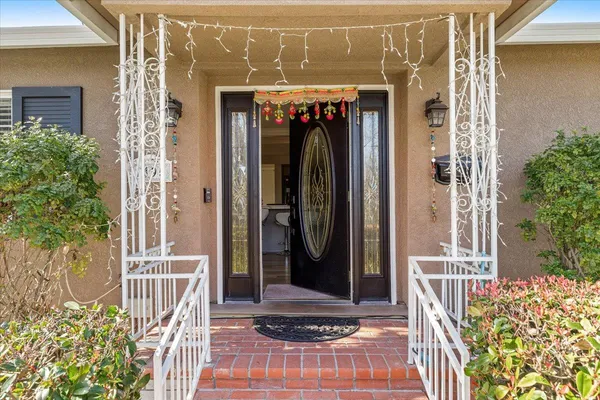 a view of a entryway of the house