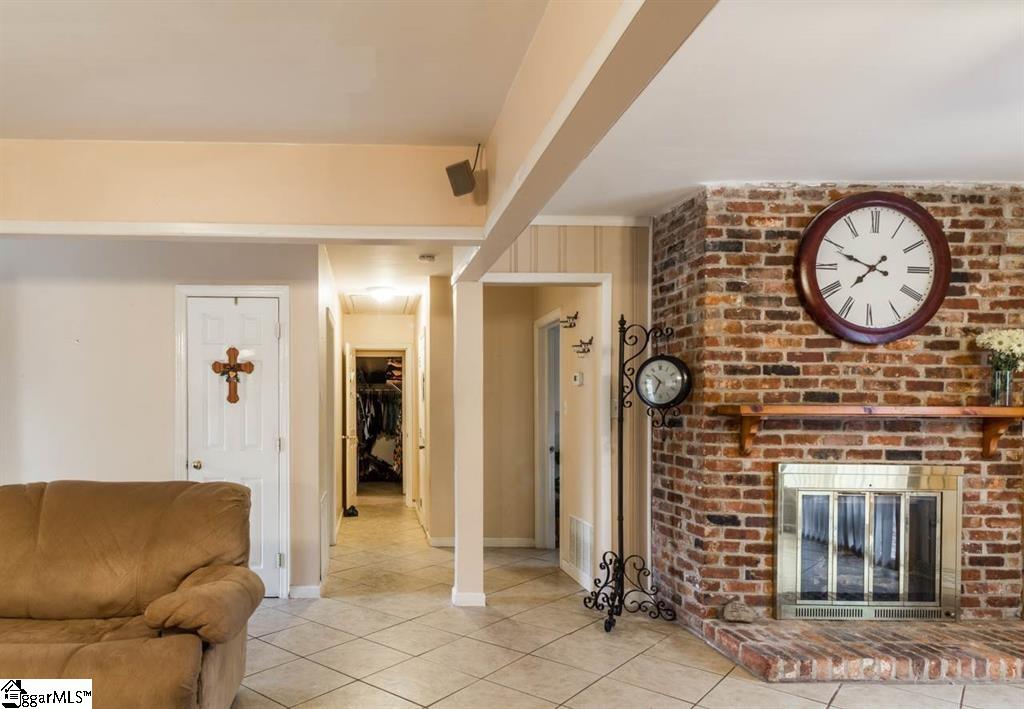 423 Tanglewood Drive Anderson, SC 29621 - Photo 7 of 36 Gallery Image 7