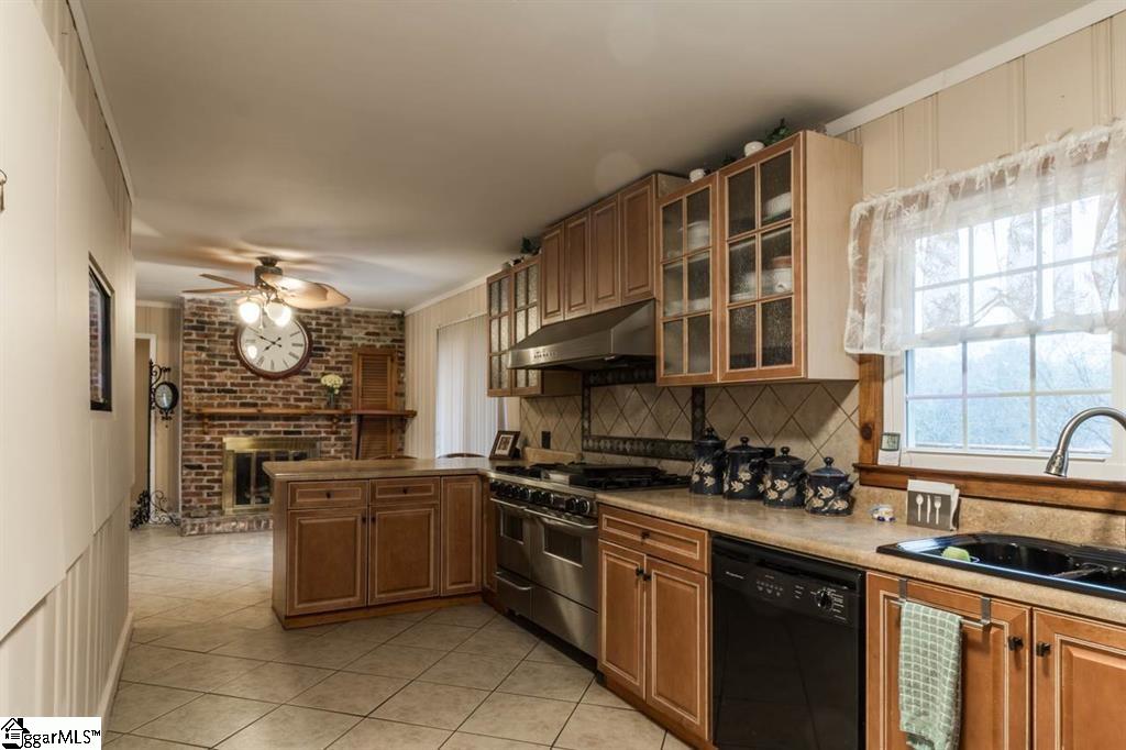 423 Tanglewood Drive Anderson, SC 29621 - Photo 9 of 36 Gallery Image 9