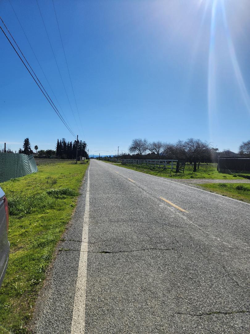 0 Seymour San Martin, CA 95046 - Photo 3 of 6 a view of a big yard with palm trees