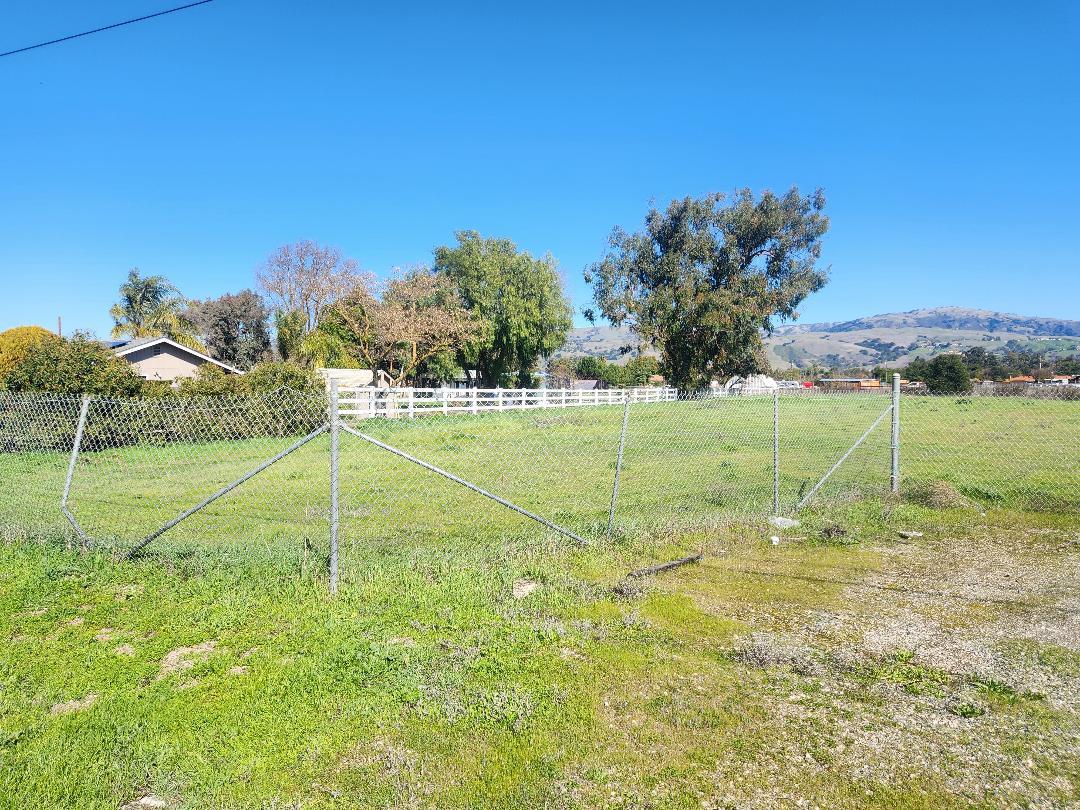 0 Seymour San Martin, CA 95046 - Photo 5 of 6 a view of a park