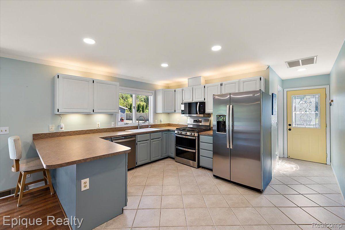 3324 West Drahner Road Oxford, MI 48371 - Photo 12 of 72 Gallery Image 12