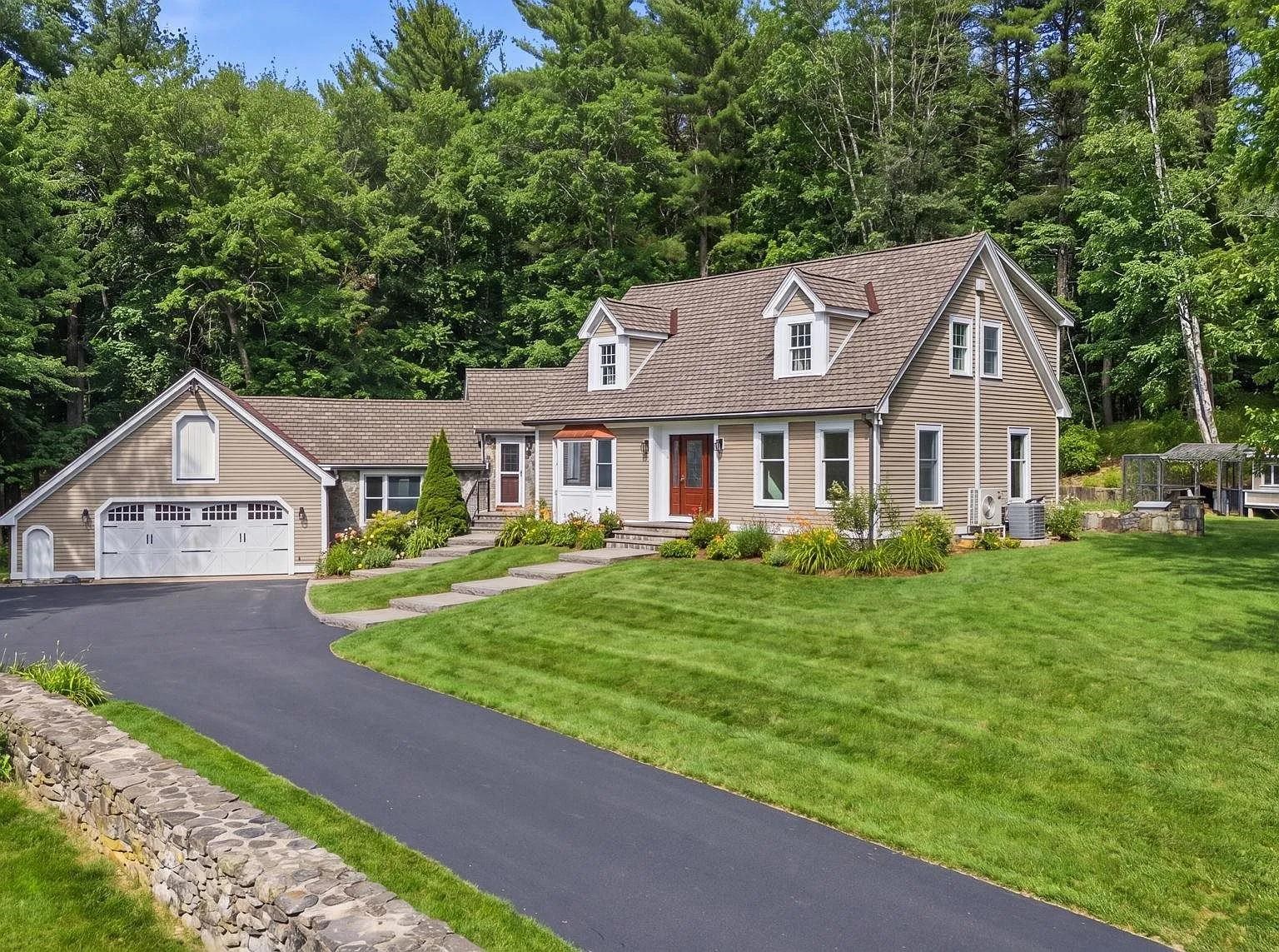 166 Londonderry Road Windham, NH 03087 - Photo 1 of 31