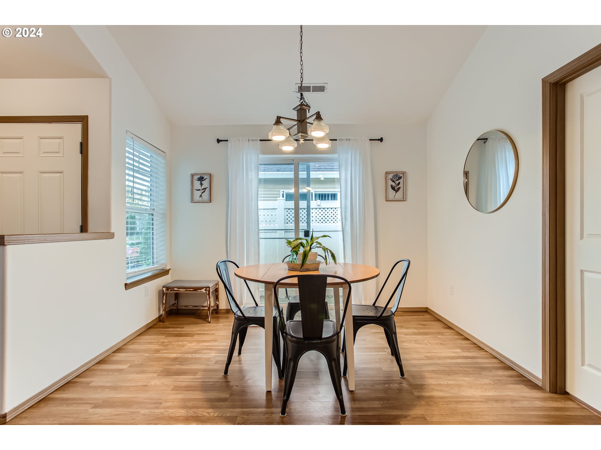 902 Southeast Rasmussen Boulevard Battle Ground, WA 98604 - Photo 11 of 34 Dining Area