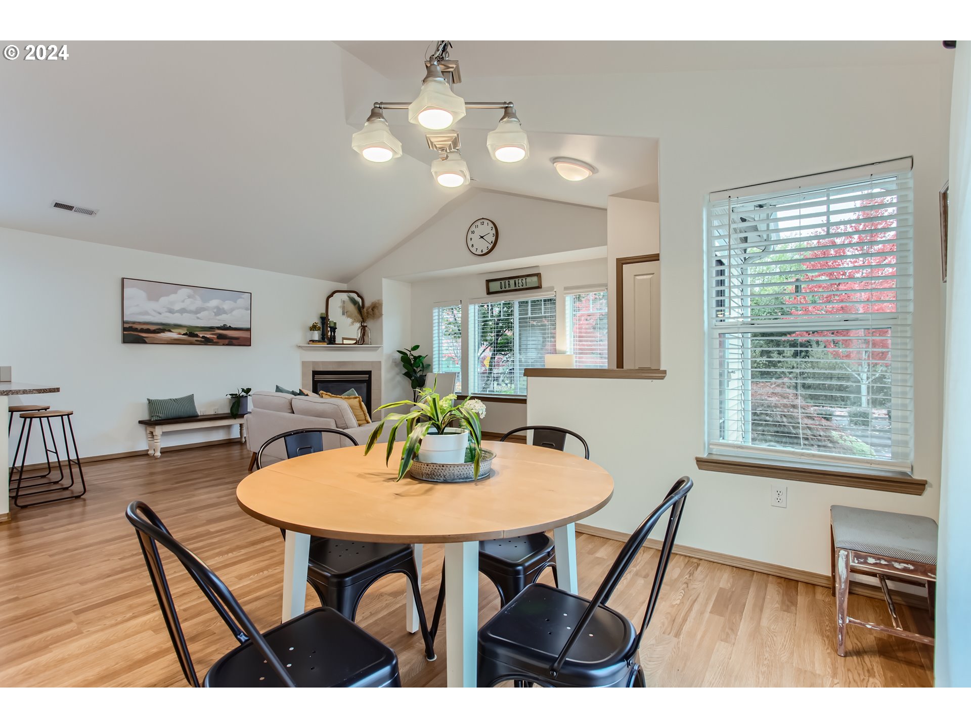 902 Southeast Rasmussen Boulevard Battle Ground, WA 98604 - Photo 12 of 34 Dining Area