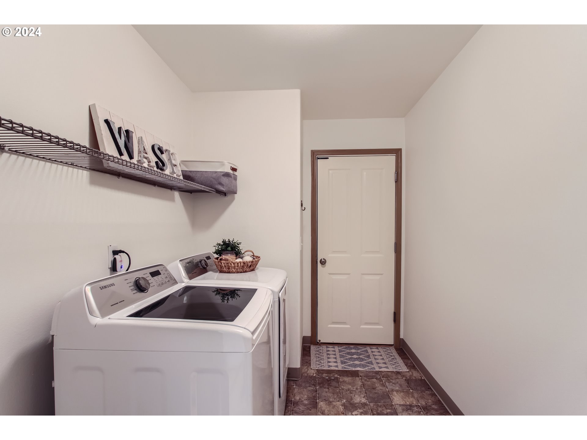 902 Southeast Rasmussen Boulevard Battle Ground, WA 98604 - Photo 30 of 34 Utility Room
