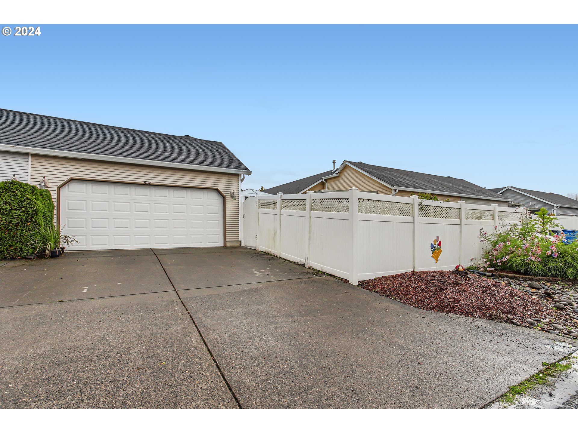 902 Southeast Rasmussen Boulevard Battle Ground, WA 98604 - Photo 34 of 34 Garage